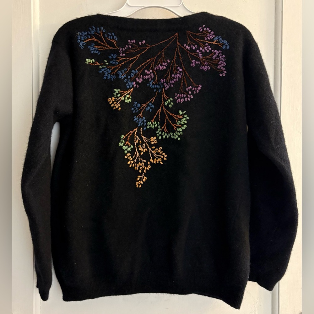 Chinese Arts and Crafts Angora/Lambswool Sweater Size Medium